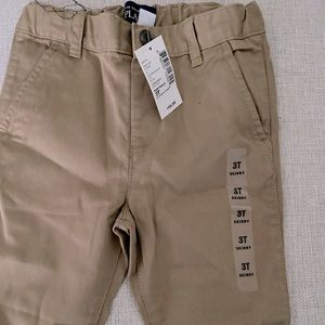 Brand new khakis size 3t